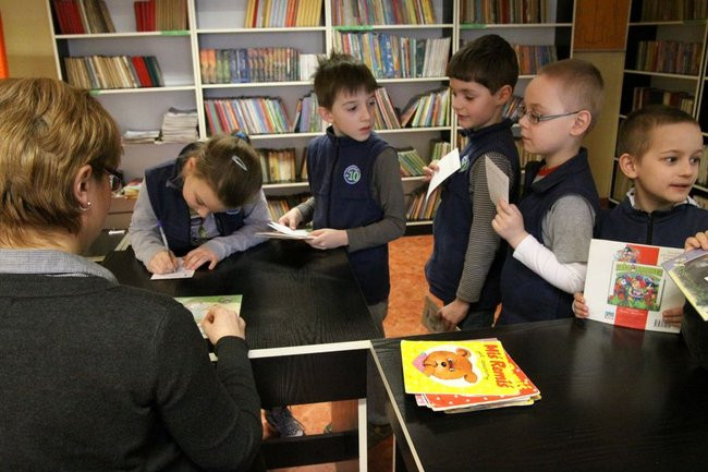 Pasowanie na czytelnika w ?dziesiątce? (zdjęcia)