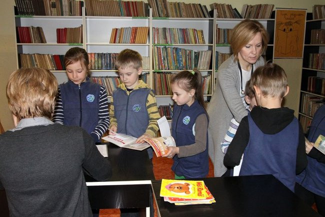 Pasowanie na czytelnika w ?dziesiątce? (zdjęcia)