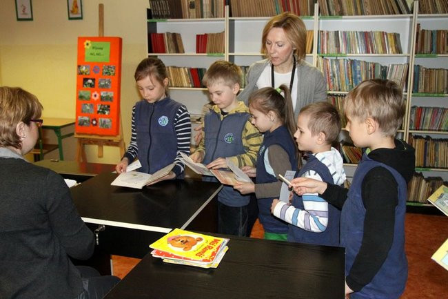 Pasowanie na czytelnika w ?dziesiątce? (zdjęcia)