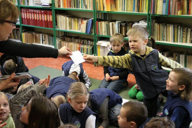 Pasowanie na czytelnika w ?dziesiątce? (zdjęcia)