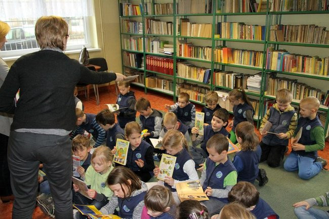 Pasowanie na czytelnika w ?dziesiątce? (zdjęcia)