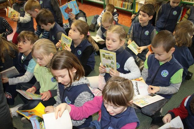 Pasowanie na czytelnika w ?dziesiątce? (zdjęcia)