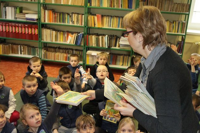 Pasowanie na czytelnika w ?dziesiątce? (zdjęcia)