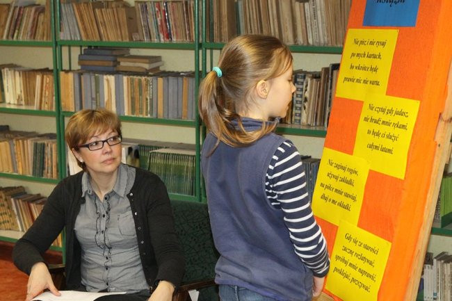 Pasowanie na czytelnika w ?dziesiątce? (zdjęcia)