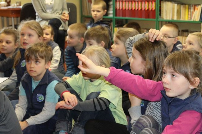 Pasowanie na czytelnika w ?dziesiątce? (zdjęcia)