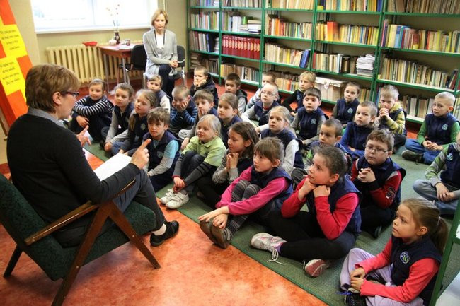 Pasowanie na czytelnika w ?dziesiątce? (zdjęcia)