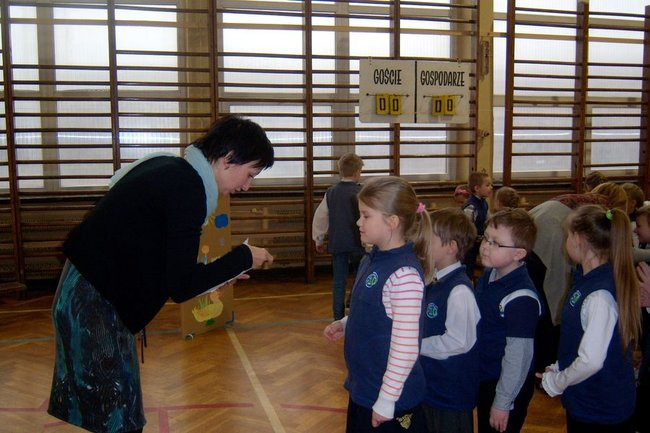 Pasowanie na czytelnika w ?dziesiątce? (zdjęcia)