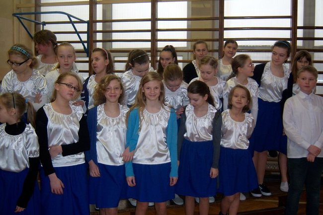 Pasowanie na czytelnika w ?dziesiątce? (zdjęcia)