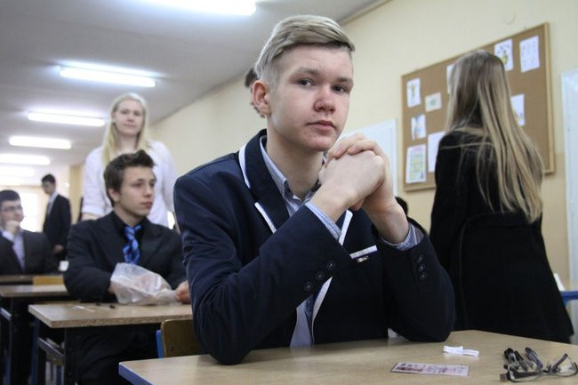 Gimnazjaliści mają ciężkie dni (zdjęcia)