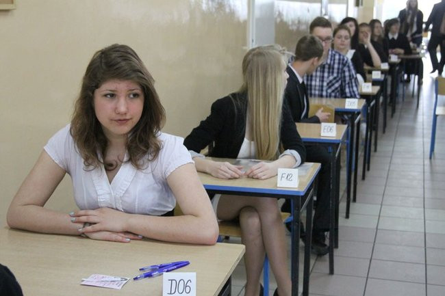 Gimnazjaliści mają ciężkie dni (zdjęcia)