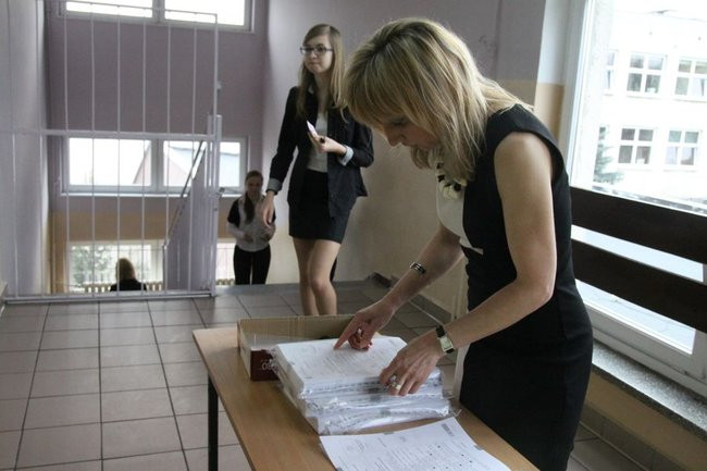 Gimnazjaliści mają ciężkie dni (zdjęcia)