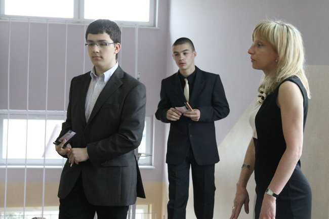 Gimnazjaliści mają ciężkie dni (zdjęcia)