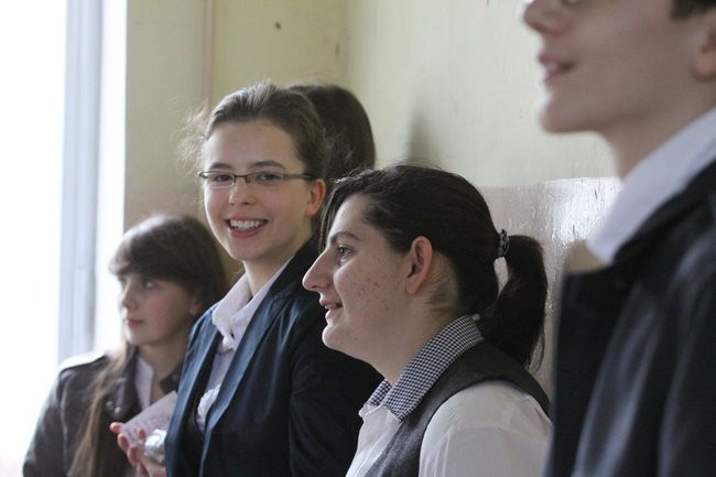 Gimnazjaliści mają ciężkie dni (zdjęcia)