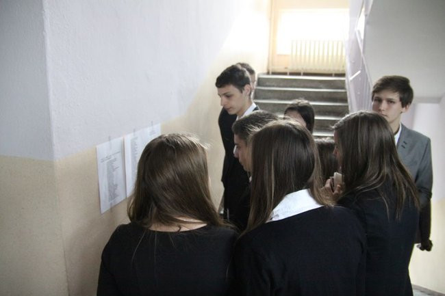 Gimnazjaliści mają ciężkie dni (zdjęcia)