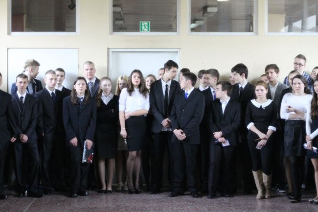 Gimnazjaliści mają ciężkie dni (zdjęcia)