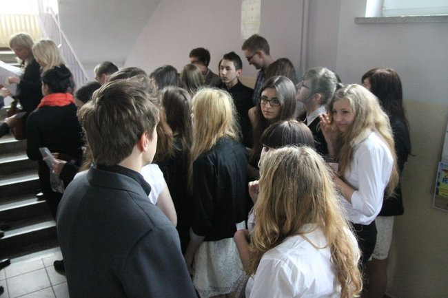 Gimnazjaliści mają ciężkie dni (zdjęcia)