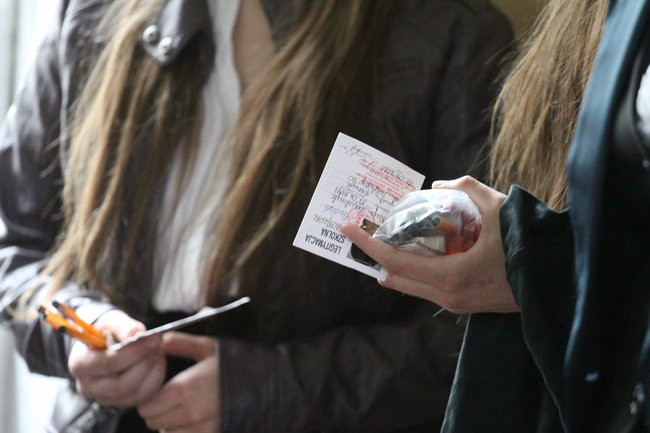 Gimnazjaliści mają ciężkie dni (zdjęcia)