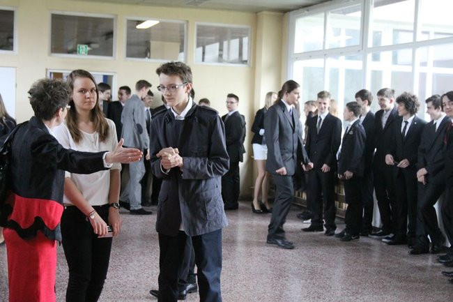 Gimnazjaliści mają ciężkie dni (zdjęcia)