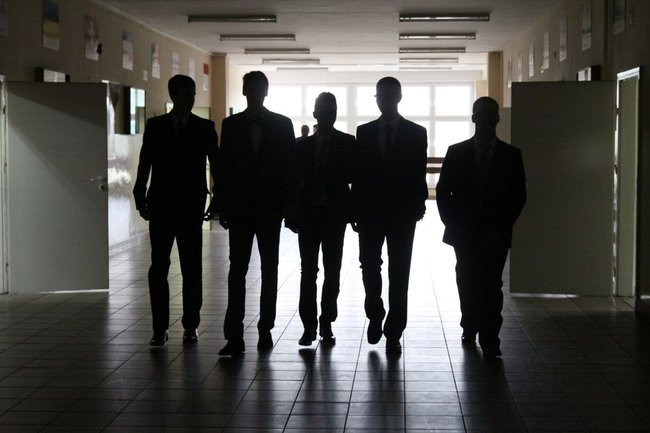 Gimnazjaliści mają ciężkie dni (zdjęcia)