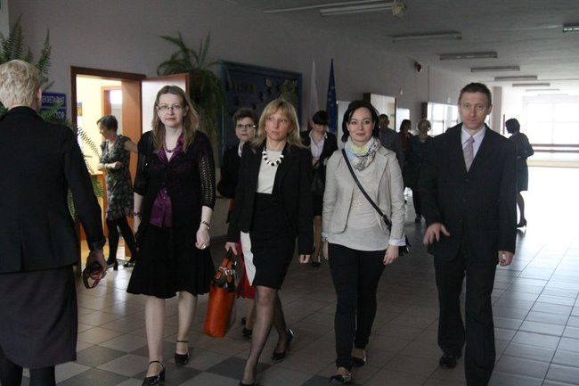 Gimnazjaliści mają ciężkie dni (zdjęcia)