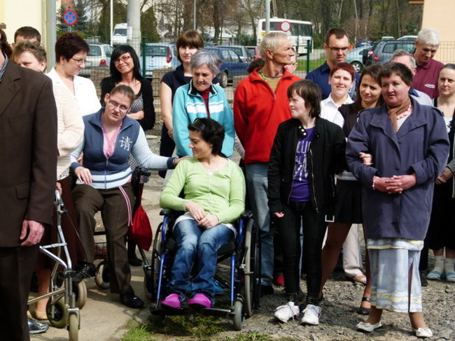 Wstęga w domu dla niepełnosprawnych (zdjęcia)