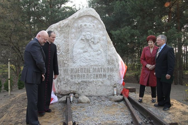 Odsłonięto Pomnik Matki Sybiraczki (zdjęcia)