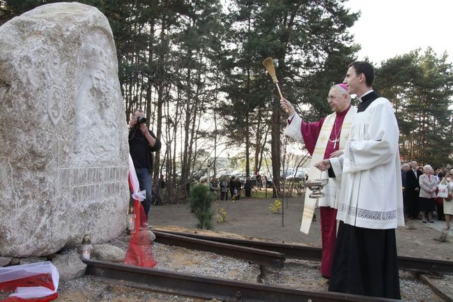 Odsłonięto Pomnik Matki Sybiraczki (zdjęcia)