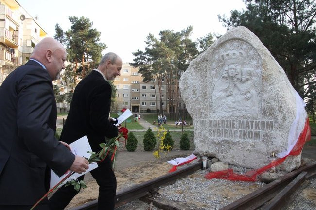 Odsłonięto Pomnik Matki Sybiraczki (zdjęcia)