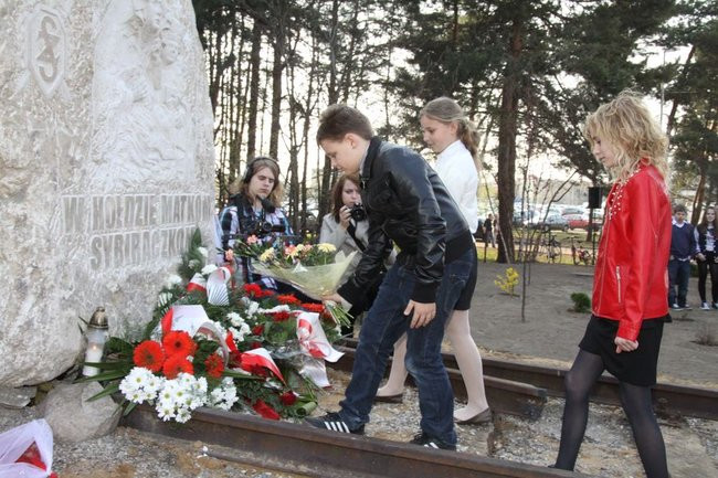 Odsłonięto Pomnik Matki Sybiraczki (zdjęcia)