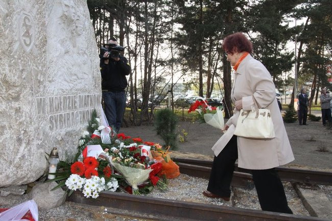Odsłonięto Pomnik Matki Sybiraczki (zdjęcia)