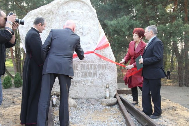 Odsłonięto Pomnik Matki Sybiraczki (zdjęcia)