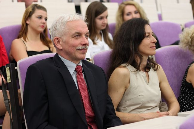 Maturzyści z IV LO pożegnali szkołę (zdjęcia)