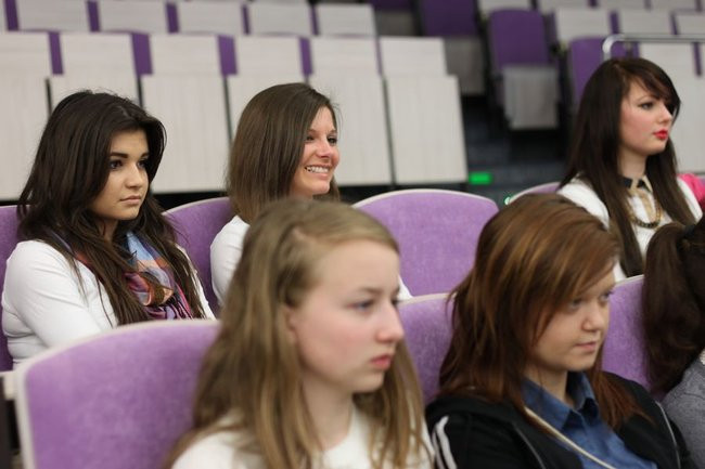 Maturzyści z IV LO pożegnali szkołę (zdjęcia)