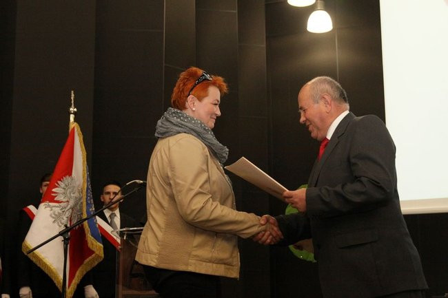 Maturzyści z IV LO pożegnali szkołę (zdjęcia)