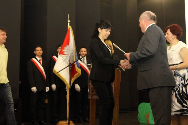 Maturzyści z IV LO pożegnali szkołę (zdjęcia)