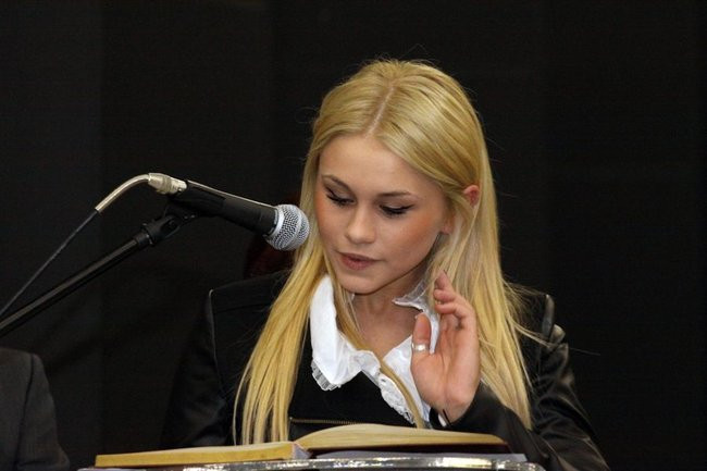 Maturzyści z IV LO pożegnali szkołę (zdjęcia)