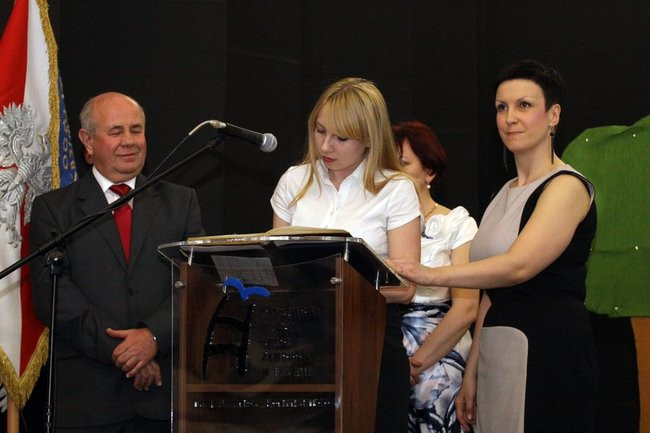 Maturzyści z IV LO pożegnali szkołę (zdjęcia)