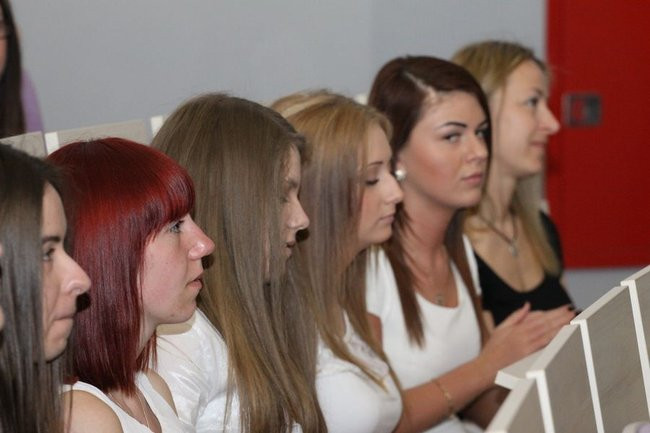 Maturzyści z IV LO pożegnali szkołę (zdjęcia)