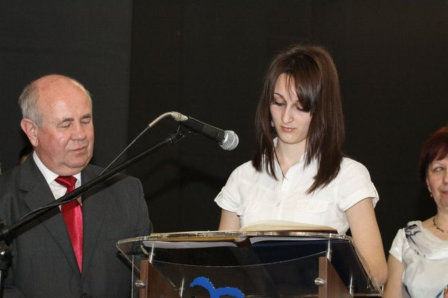 Maturzyści z IV LO pożegnali szkołę (zdjęcia)