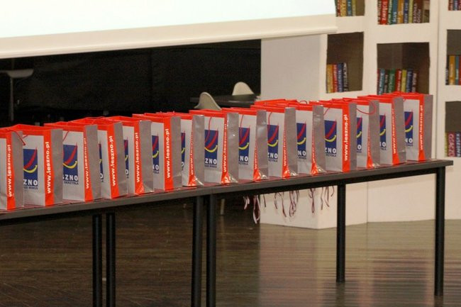 Maturzyści z IV LO pożegnali szkołę (zdjęcia)