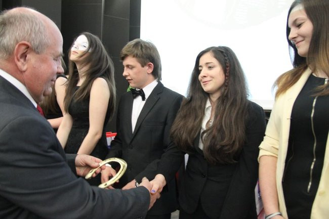 Maturzyści z IV LO pożegnali szkołę (zdjęcia)