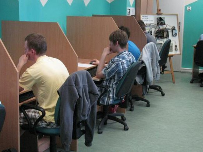 100 uczestników mistrzostw w informatyce (zdjęcia)