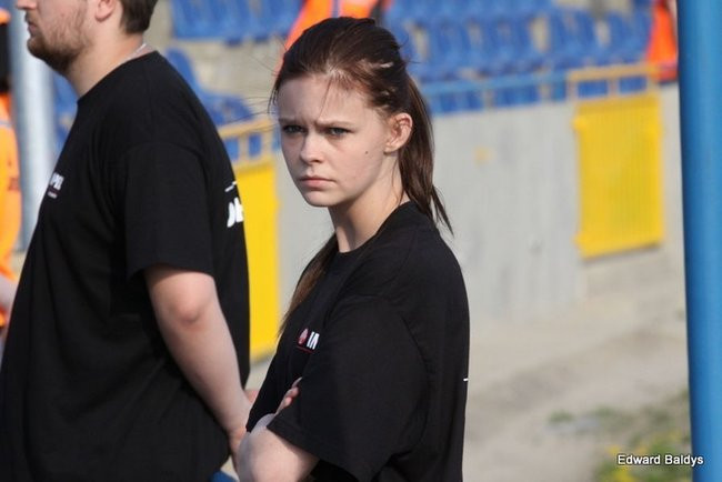 Pewne zwycięstwo Byków (dużo zdjęć kibiców)