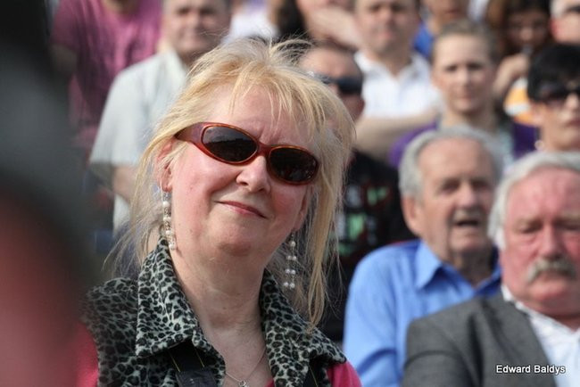 Pewne zwycięstwo Byków (dużo zdjęć kibiców)