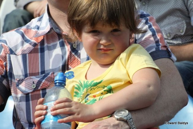 Pewne zwycięstwo Byków (dużo zdjęć kibiców)