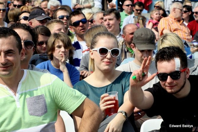 Pewne zwycięstwo Byków (dużo zdjęć kibiców)