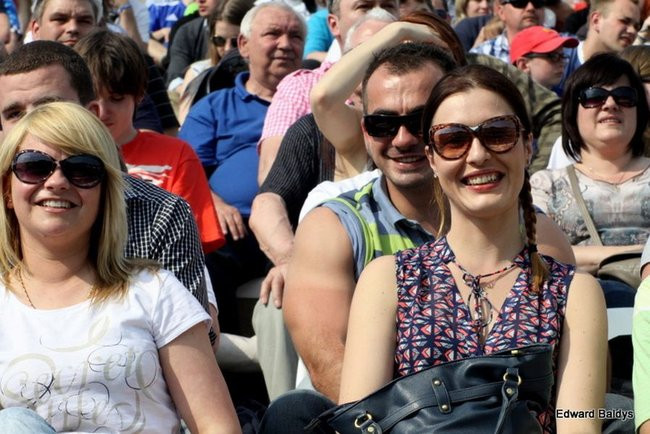 Pewne zwycięstwo Byków (dużo zdjęć kibiców)