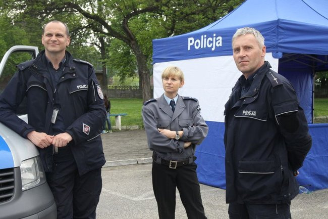 Policyjna impreza pod stadionem (wideo, zdjęcia)