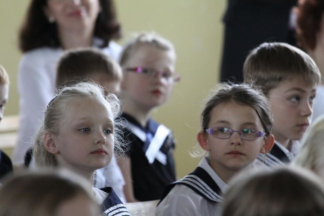 Dwójka świętowała z marynarzami (zdjęcie)