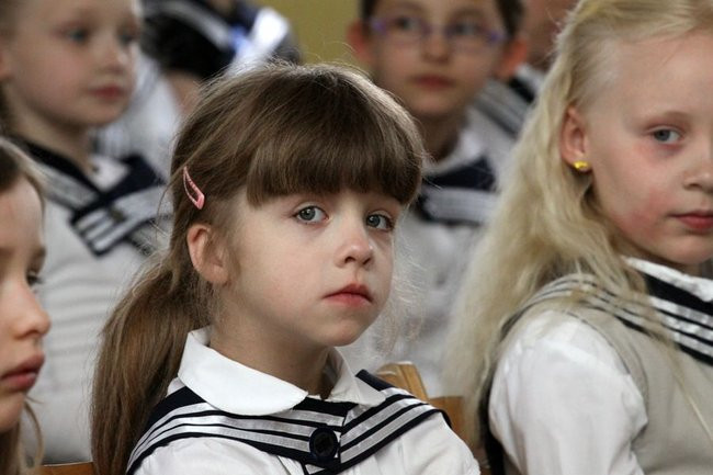 Dwójka świętowała z marynarzami (zdjęcie)